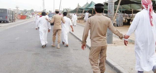 الفرق بين الإبعاد والترحيل في السعودية