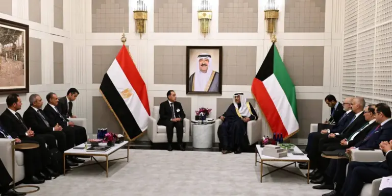 قرار الاستغناء عن المعلمين في الكويت لا يستهدف جنسية معينة … وزارة الخارجية المصرية تعمل على تخفيف آثار القرار على المصريين إليك التفاصيل.